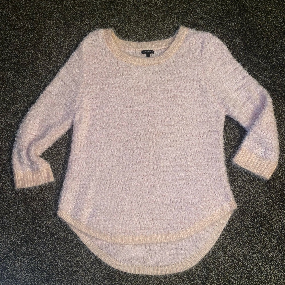 ⭐️ Hannah women’s sweater size large.   *41